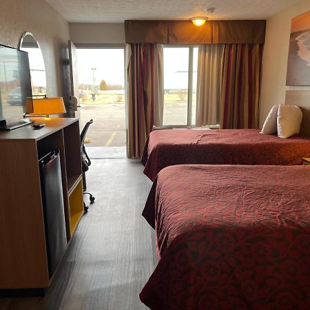 Days Inn & Suites By Wyndham Dayton North Extérieur photo